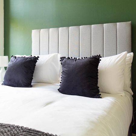 Stock Street Apartment Пейзли Екстериор снимка