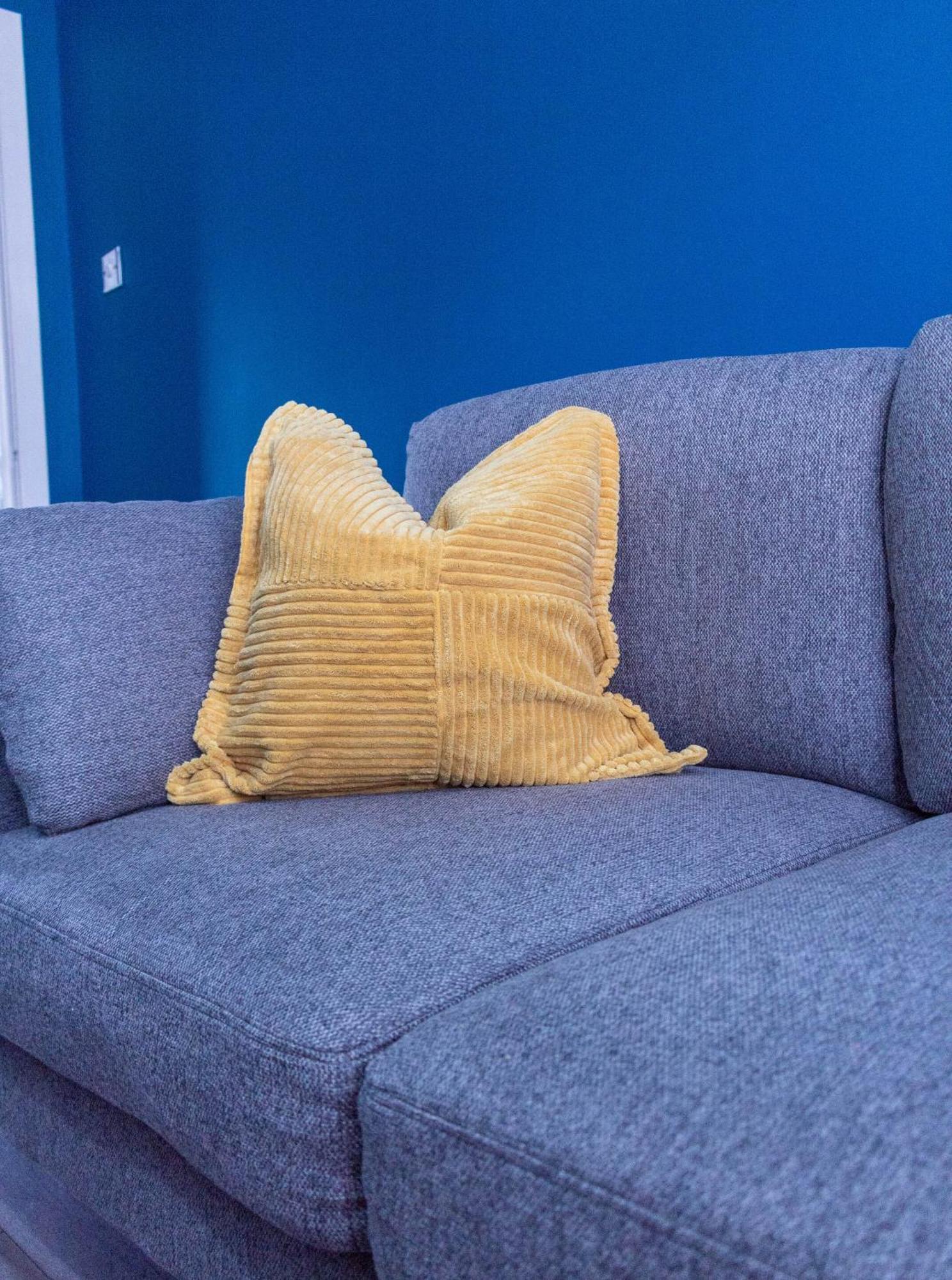 Stock Street Apartment Пейзли Екстериор снимка