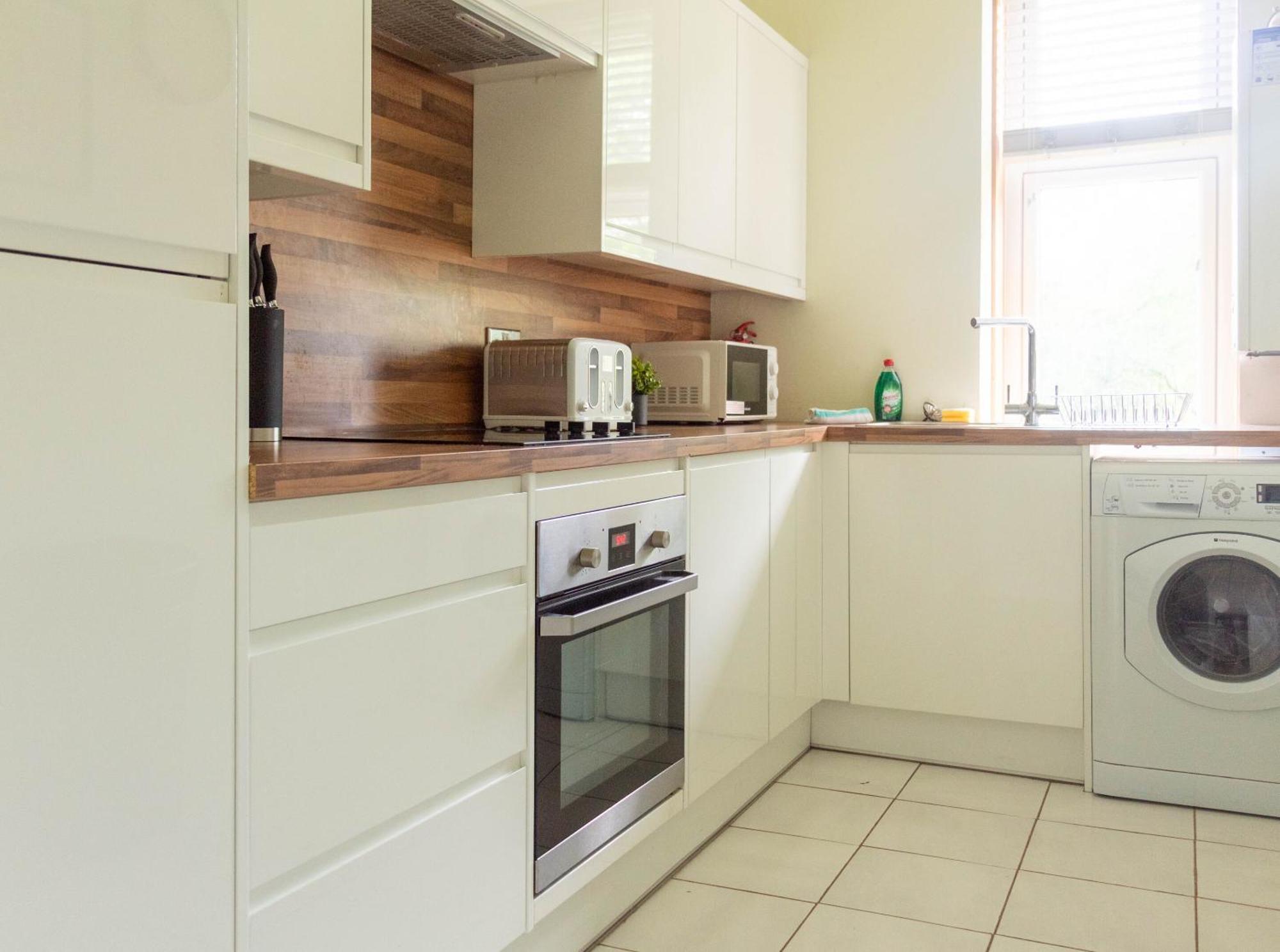 Stock Street Apartment Пейзли Екстериор снимка