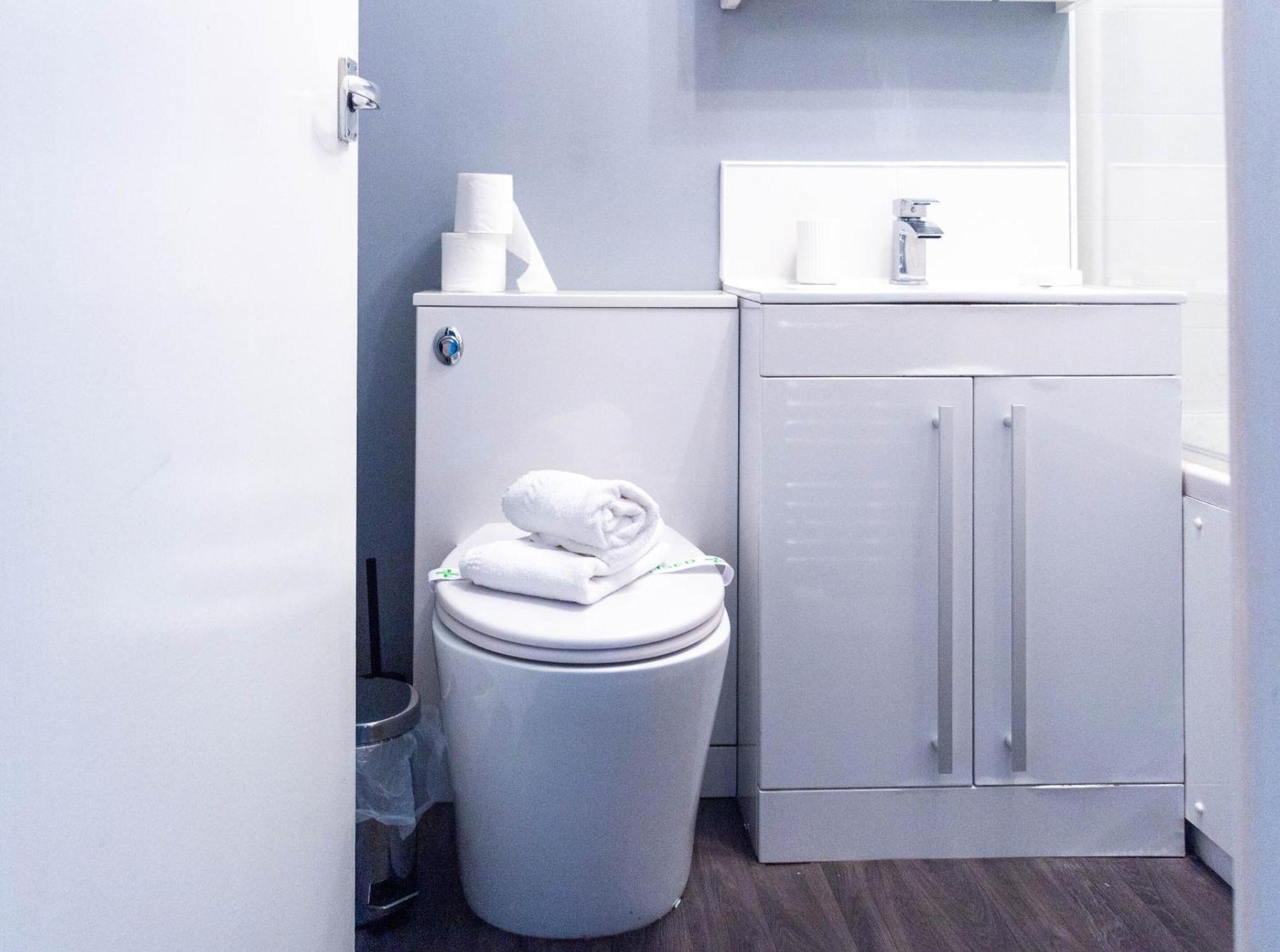 Stock Street Apartment Пейзли Екстериор снимка